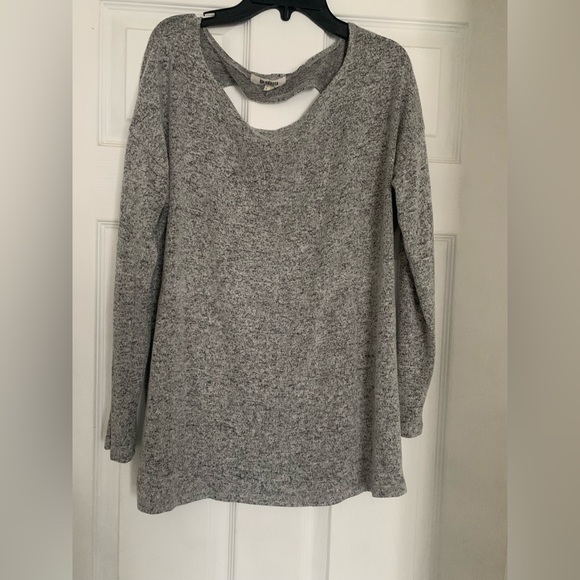 BB Dakota Tops - Womens long sleeve top with open back detail -NWOT